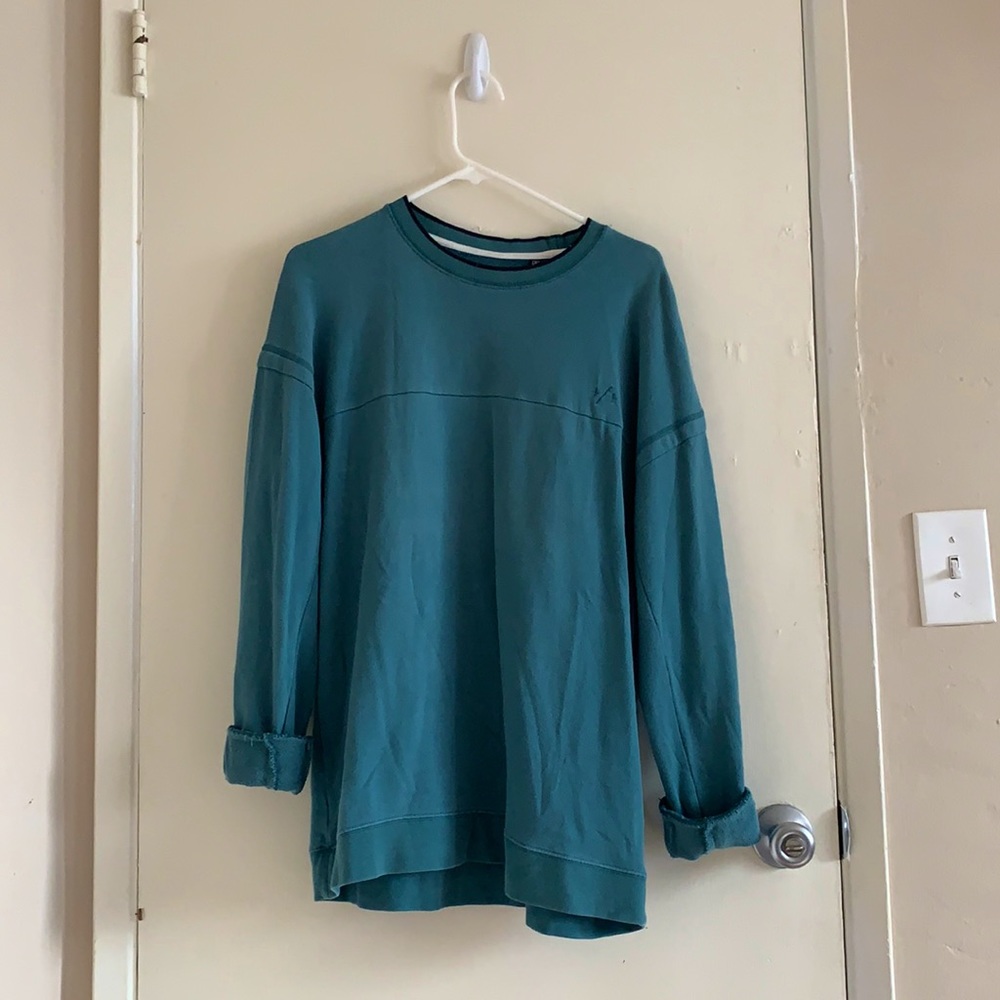 Green crew neck sweatshirt
